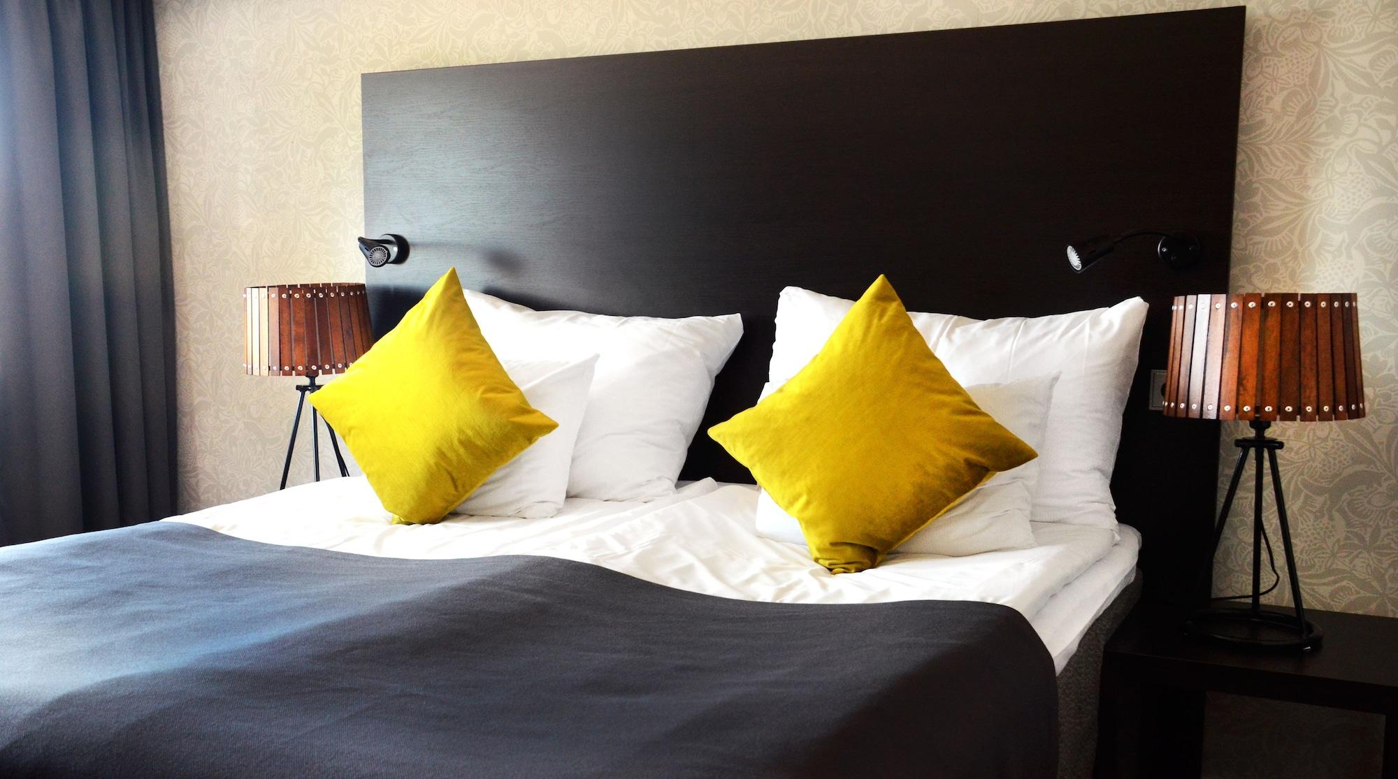 Plaza Hotel 4*